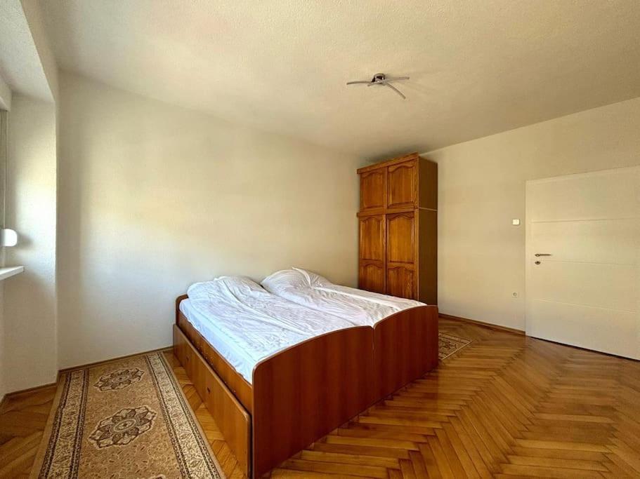 Komforan Trosoban Stan U Centru Apartment Sarajevo