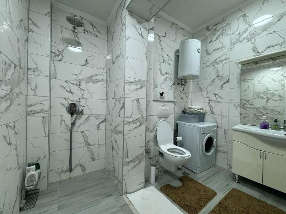 Komforan Trosoban Stan U Centru Apartment