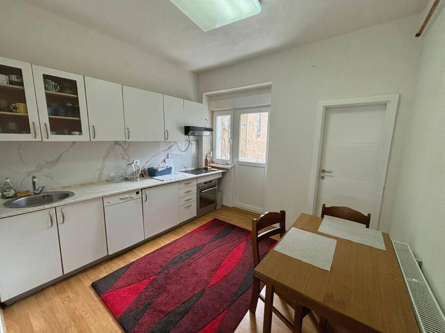 Komforan Trosoban Stan U Centru Apartment Sarajevo